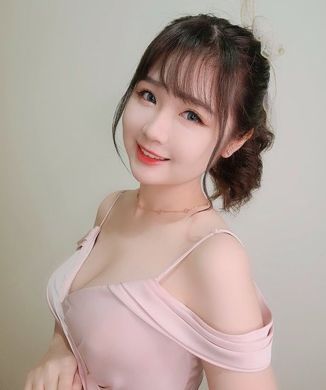 Clarissa Punipun estrella porno bonita foto