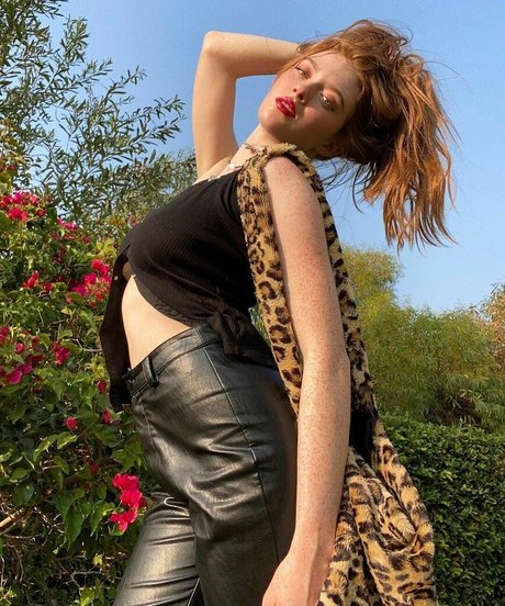 Larsen Thompson bonita modelo galería