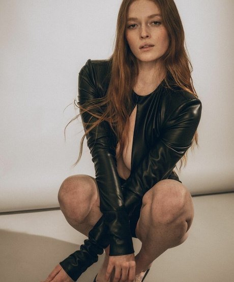 Larsen Thompson estrella porno de arte galerías