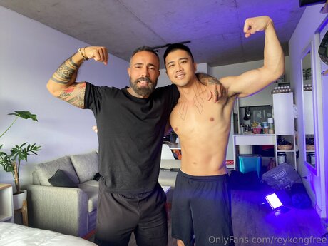 Reykongfree estrella porno desnuda imágenes