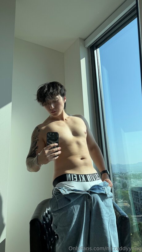 Mrzaddyyang desnudos de estrellas foto