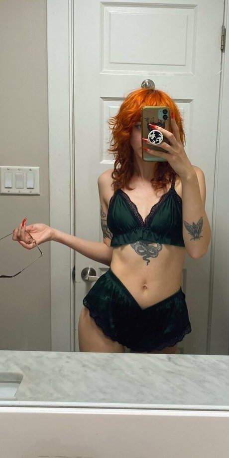 Pleasequietdown modelo libre foto