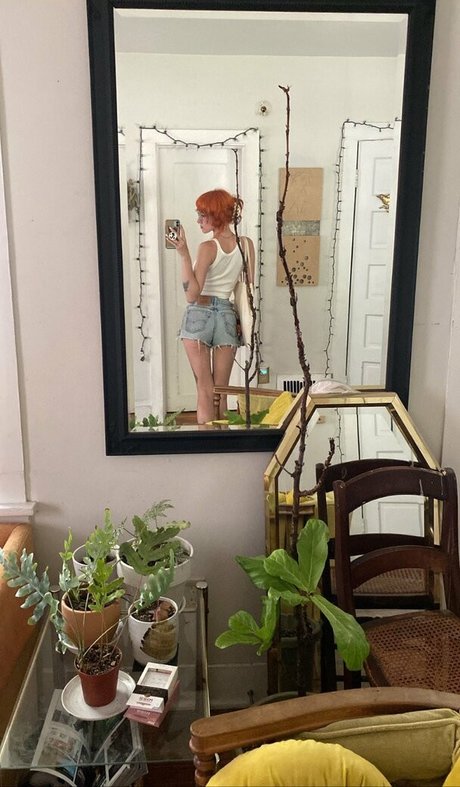 Pleasequietdown hermosa actriz galería