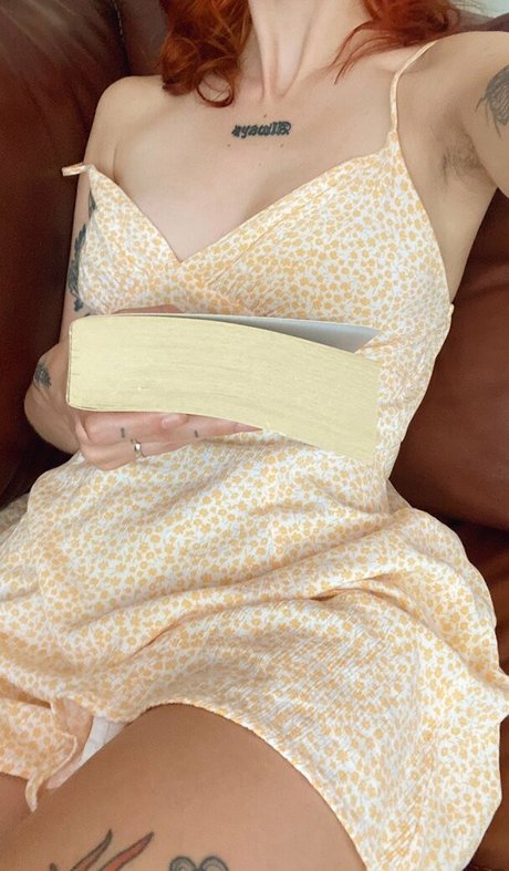 Pleasequietdown bonita estrella porno galería