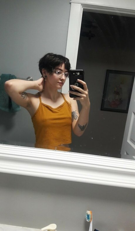 Pleasequietdown modelo xxx foto