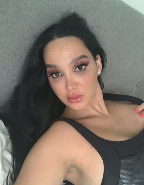 amyanderssen estrella atractiva imagen