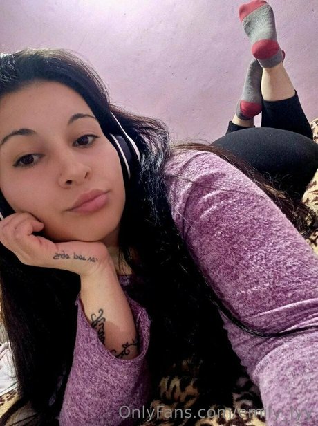 emily lyy estrella desnuda imagen