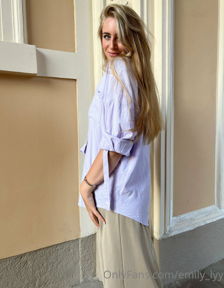 emily lyy estrella del sexo galerías