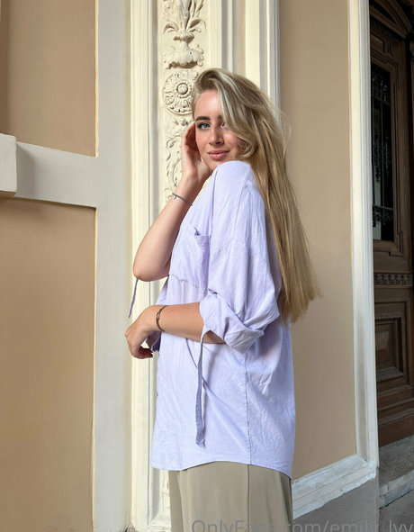 emily lyy estrella hermosa foto