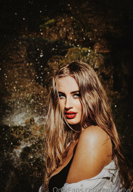 emily lyy estrella porno desnuda recopilación