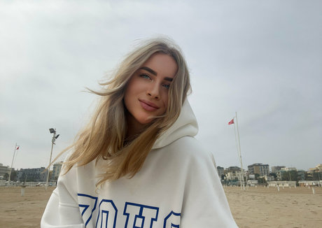 emily lyy estrella hermosa fotos