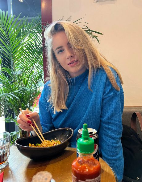 emily lyy modelo sexy archivo