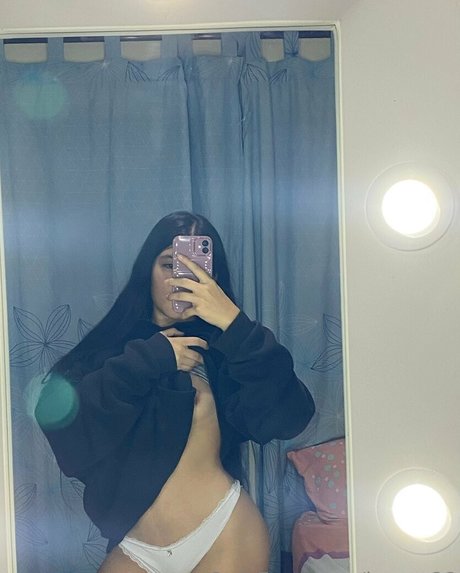 isamu22 actriz caliente foto