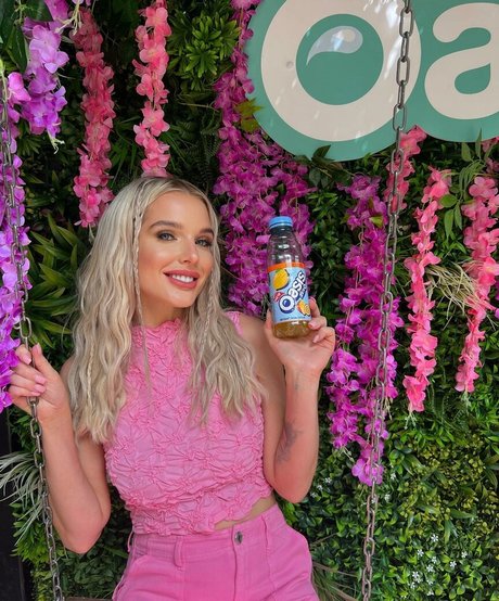 Helen Flanagan estrella sexy imágenes