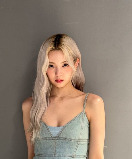 WomenK pop estrella porno adulto foto