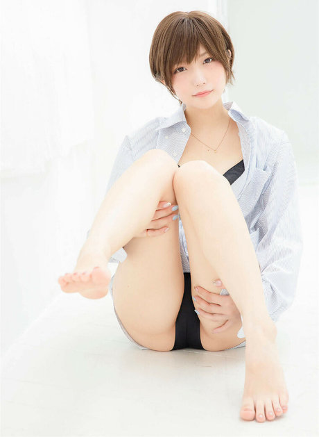 Marina Amatsu hermosa actriz fotos