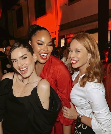 Mariana Ximenes buen modelo galería