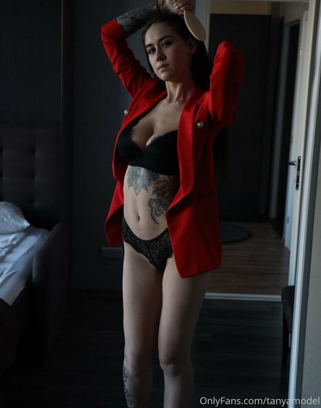 tanyamodel actriz erótica foto