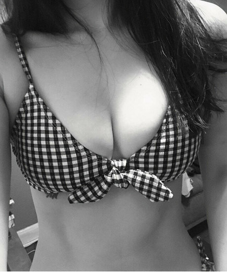 Felix Fang estrella desnuda galerías