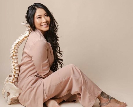 Carol Yukari modelo atractivo foto