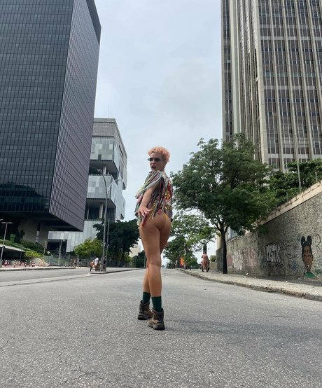 Bruna Linzmeyer estrella porno atractiva fotos