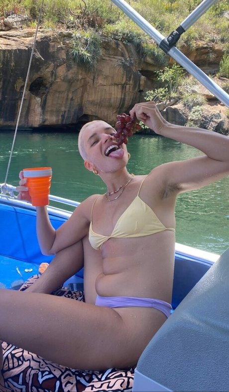 Bruna Linzmeyer estrella porno caliente foto