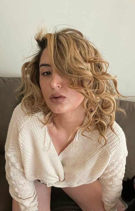 snarkybrunette modelo desnudo galería