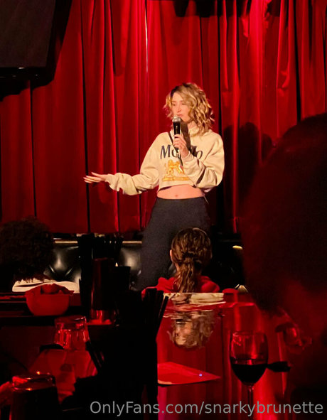 snarkybrunette actriz libre foto