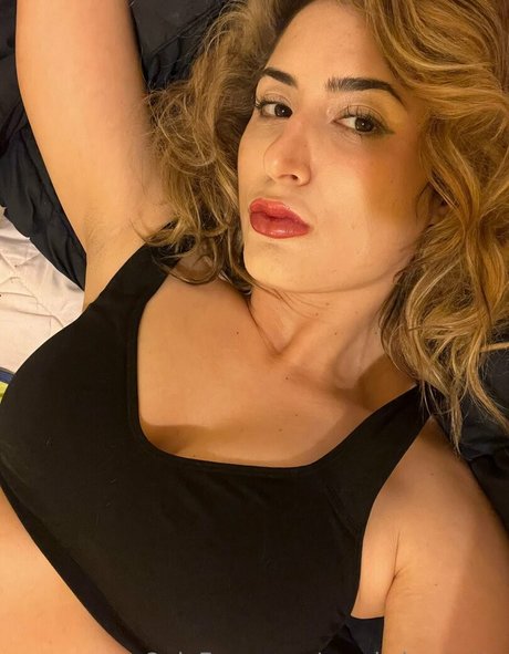 snarkybrunette modelo sexy galerías