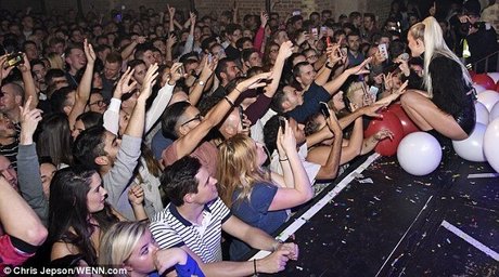 solo fans de chicas militares desnudo perfecto archivo