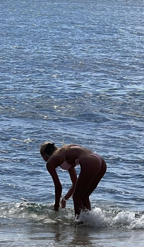 Alexis Ren desnudos de estrellas porno galerías