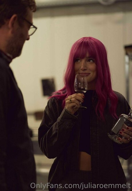 Julia Rommelt actriz libre fotos