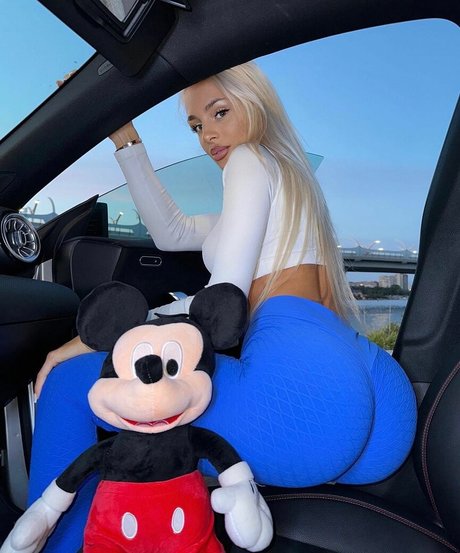 dianka yan xxx estrella porno foto