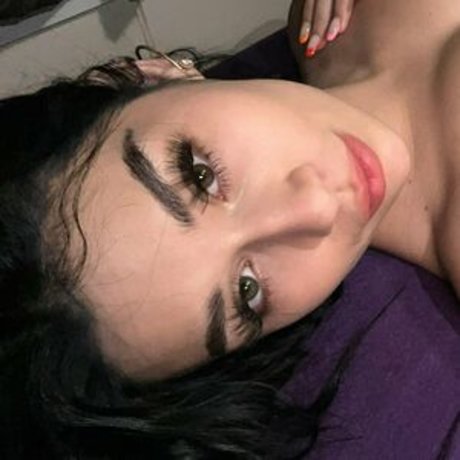 Delilahluv19 modelo imágenes