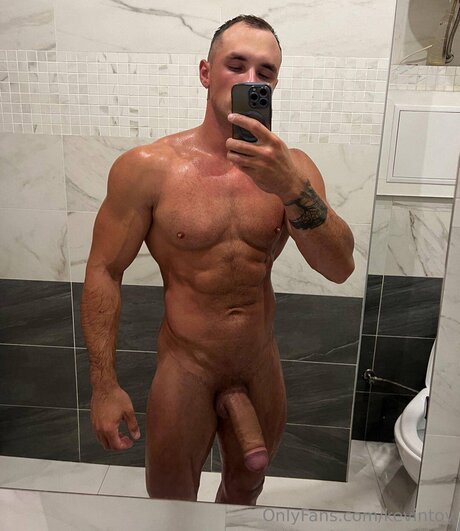 Kevintoy modelo pornografico foto