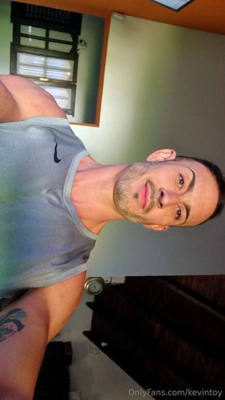 Kevintoy estrella porno exclusiva galería