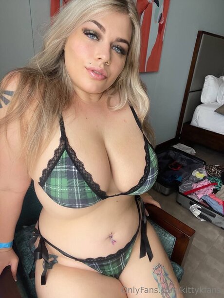 kittykfans estrella hermosa fotos