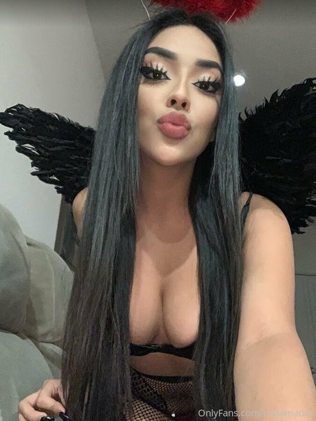 Mia Amador modelo de alta definición galerías