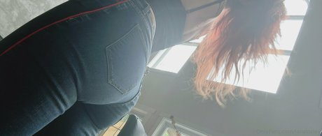 laraloxley estrella sexy fotos