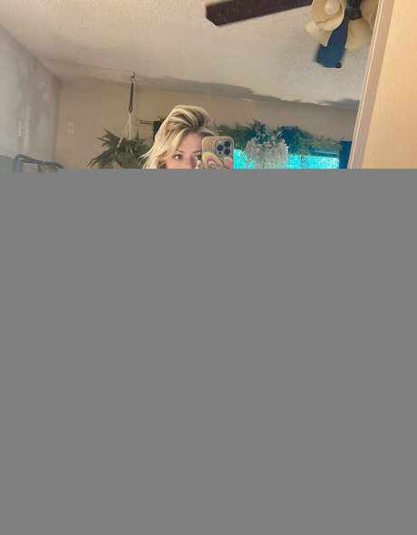 Alyssa Green estrella desnuda fotos