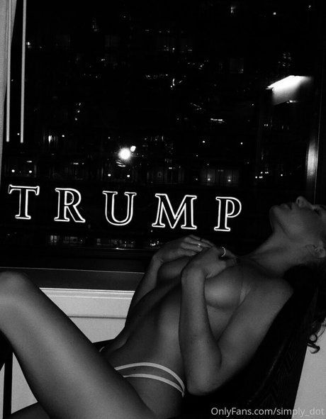 Simply Dot estrella caliente foto