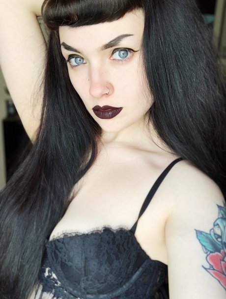 Countess Jezebeth estrella adulta imágenes