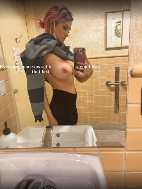 Brittany Furlan arte estelar fotos