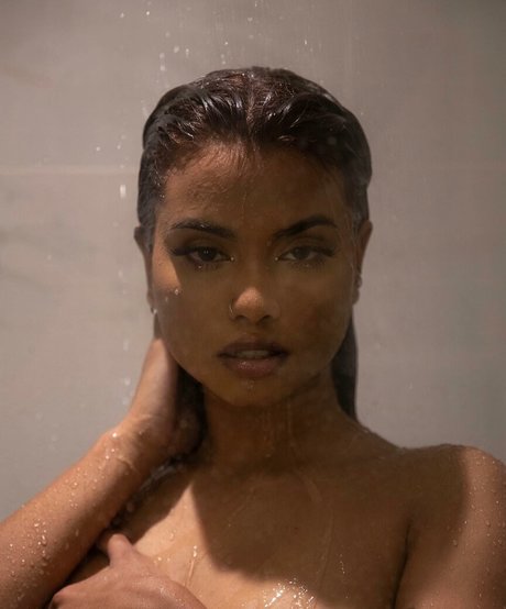 Sinead Xia desnudos de estrellas foto