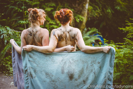 Mars Noire bonita estrella porno galería