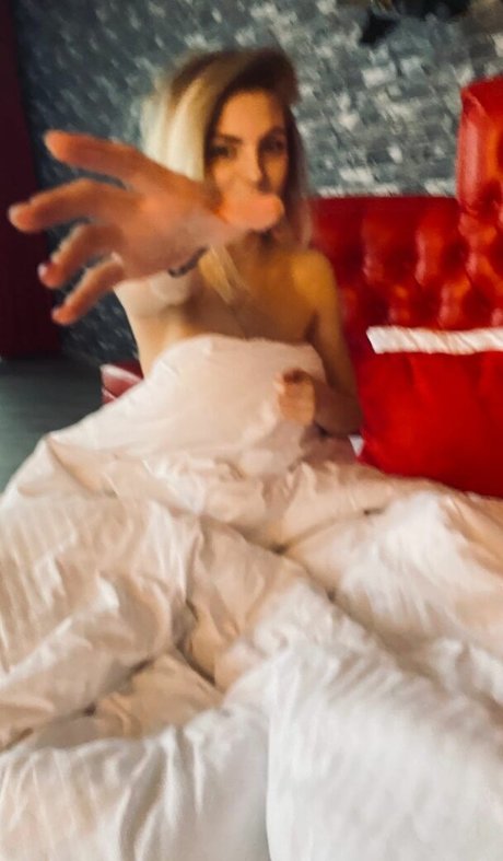 busya18plus actriz adulta imágenes