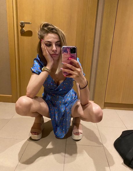 busya18plus modelo porno archivo