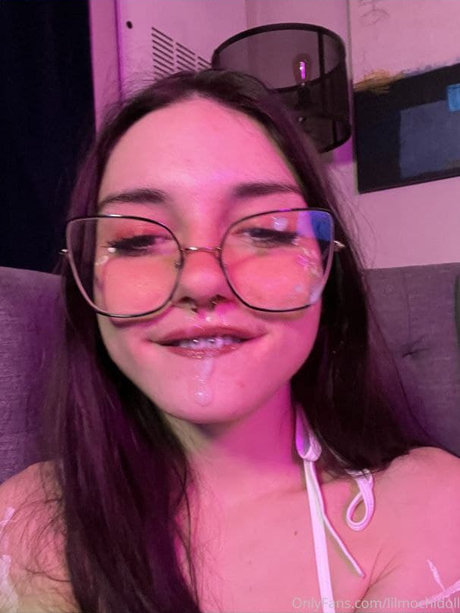 Lil Doll_ estrella xxx foto