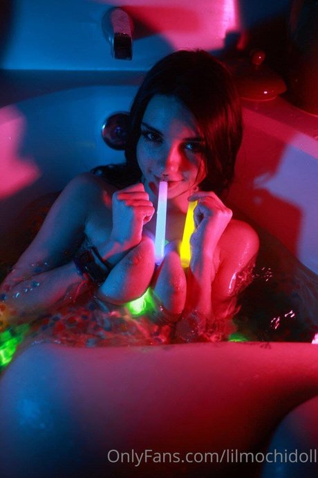 Lil Doll_ xxx estrella porno imagen