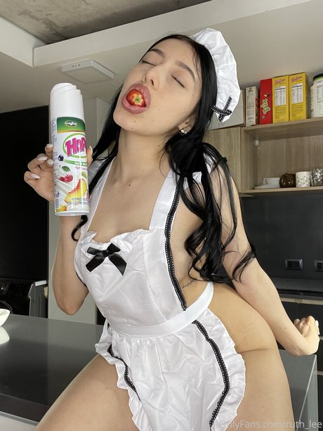 Ruth Lee estrella porno desnuda imagen